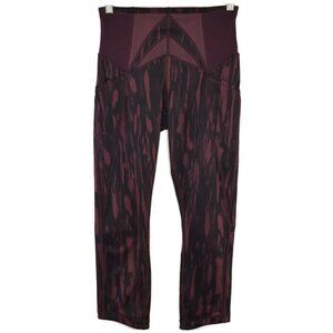 lululemon Exquisite Crops Size 6 in Painted Animal Bordeaux Drama Black
